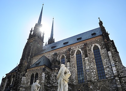 I BRNO OCH TILL DEN LILLA STADEN HLUBOKA